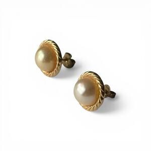 Vintage Cultured Pearl in 14K Yellow Gold Stud Earrings
